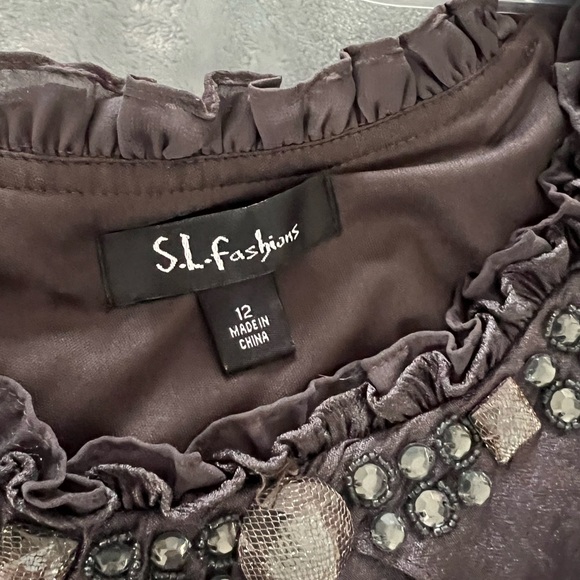 Great Platinum Gray party dress w/a little extra bling! - Picture 3 of 3